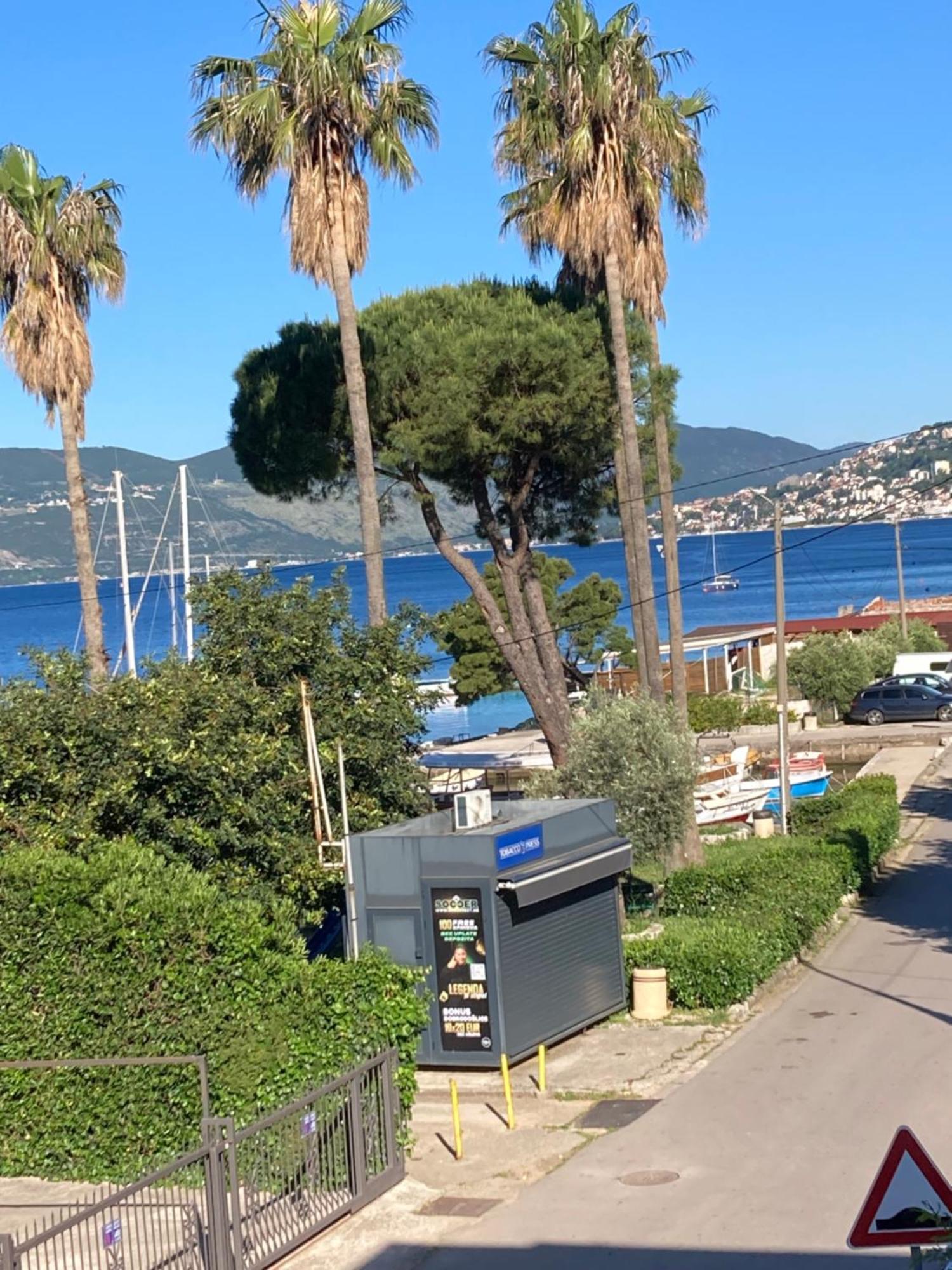 Apartment Seaside Bay Herceg Novi Exterior photo