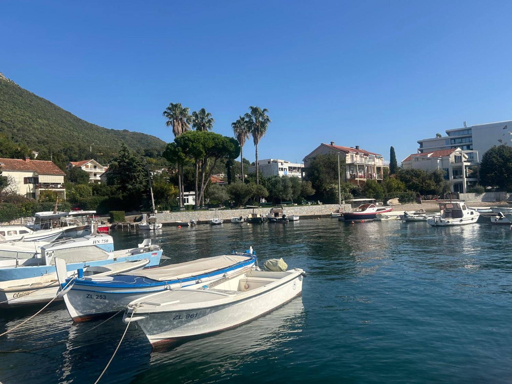 Apartment Seaside Bay Herceg Novi Exterior photo