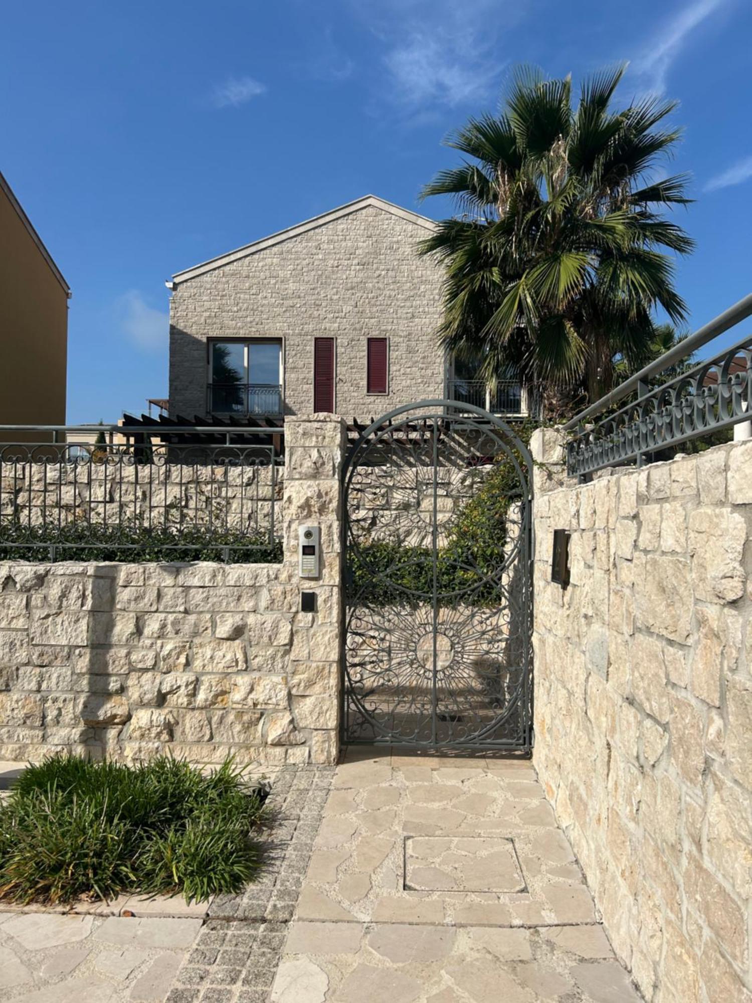 Apartment Seaside Bay Herceg Novi Exterior photo